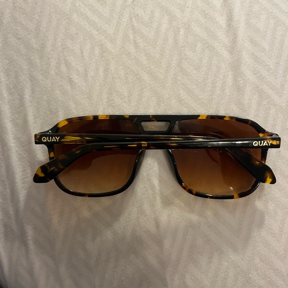 Tortoise Shell Aviator Sunglasses - image 2